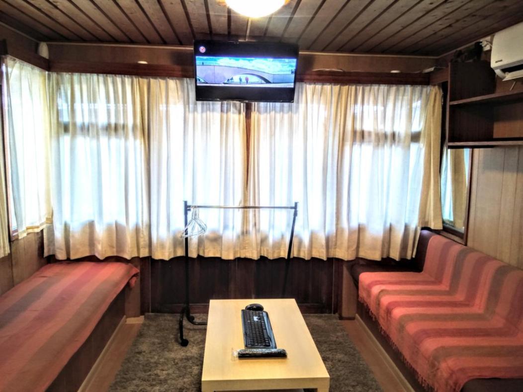 Two Rooms Rustic House - Self Check-In 부쿠레슈티 외부 사진