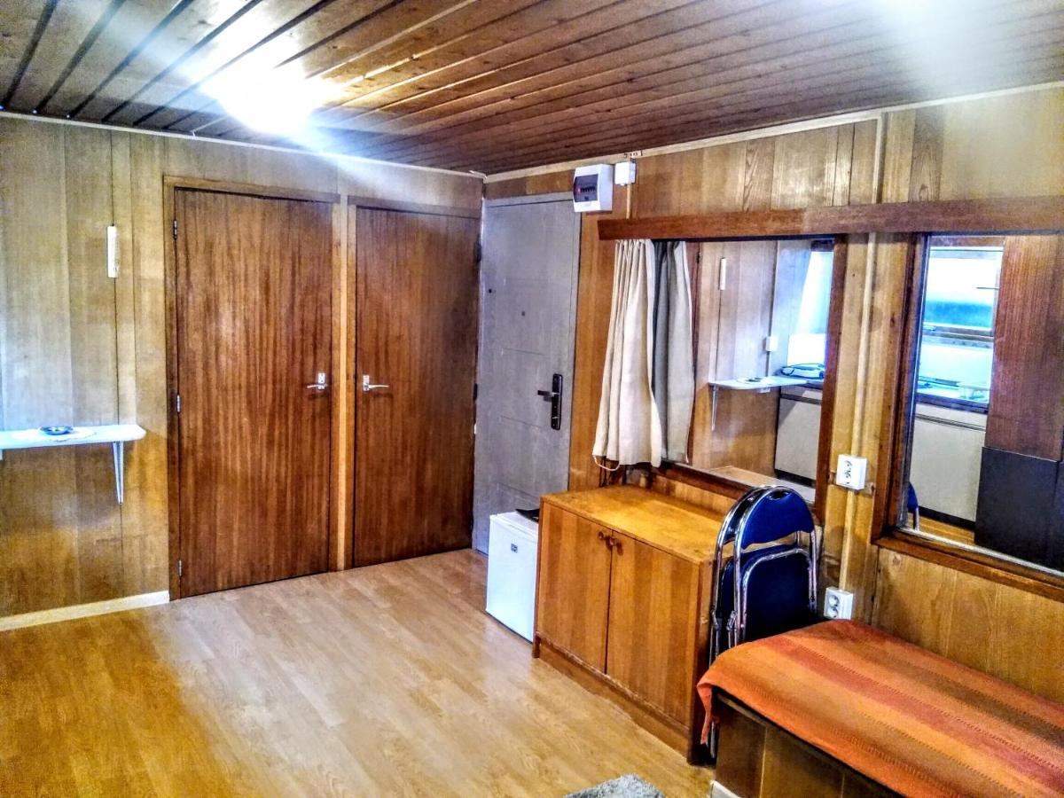 Two Rooms Rustic House - Self Check-In 부쿠레슈티 외부 사진