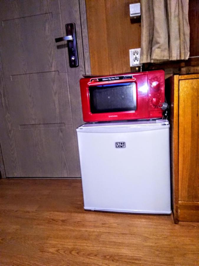 Two Rooms Rustic House - Self Check-In 부쿠레슈티 외부 사진