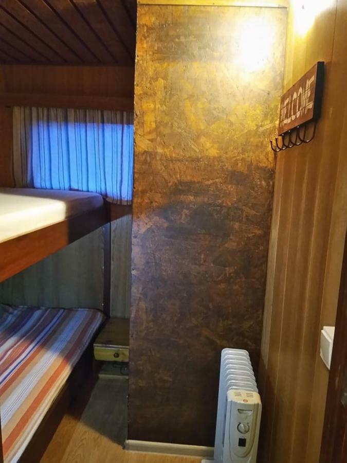 Two Rooms Rustic House - Self Check-In 부쿠레슈티 외부 사진